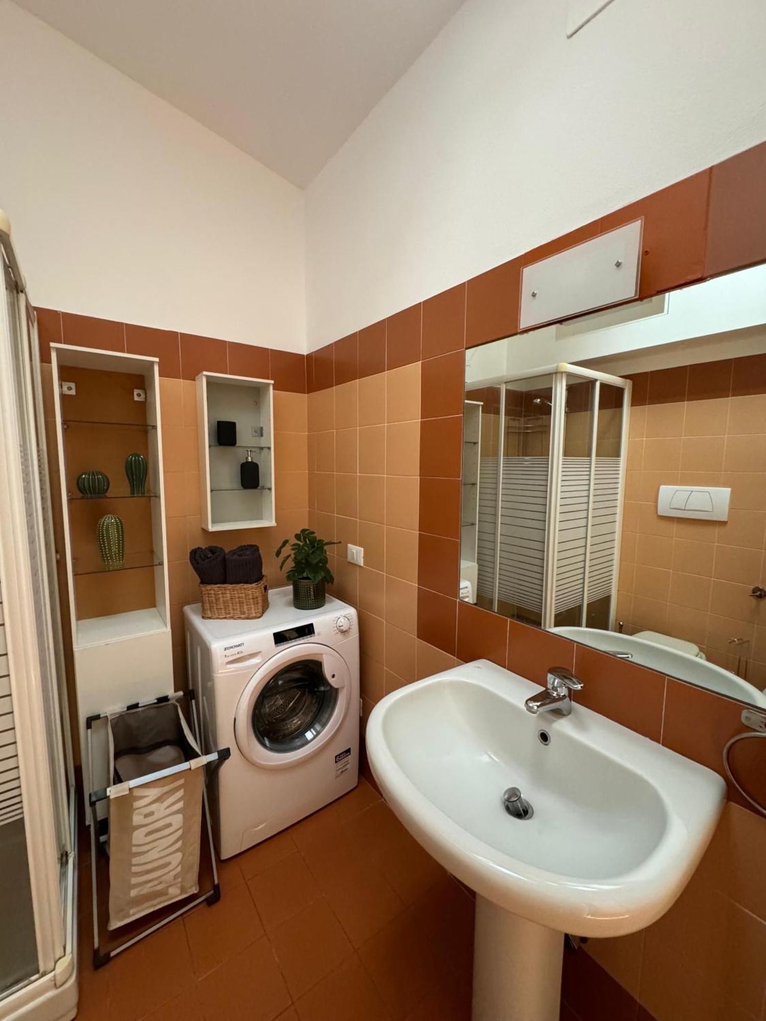 Attico Con Balcone In Centro A Isola Apartment Mailand