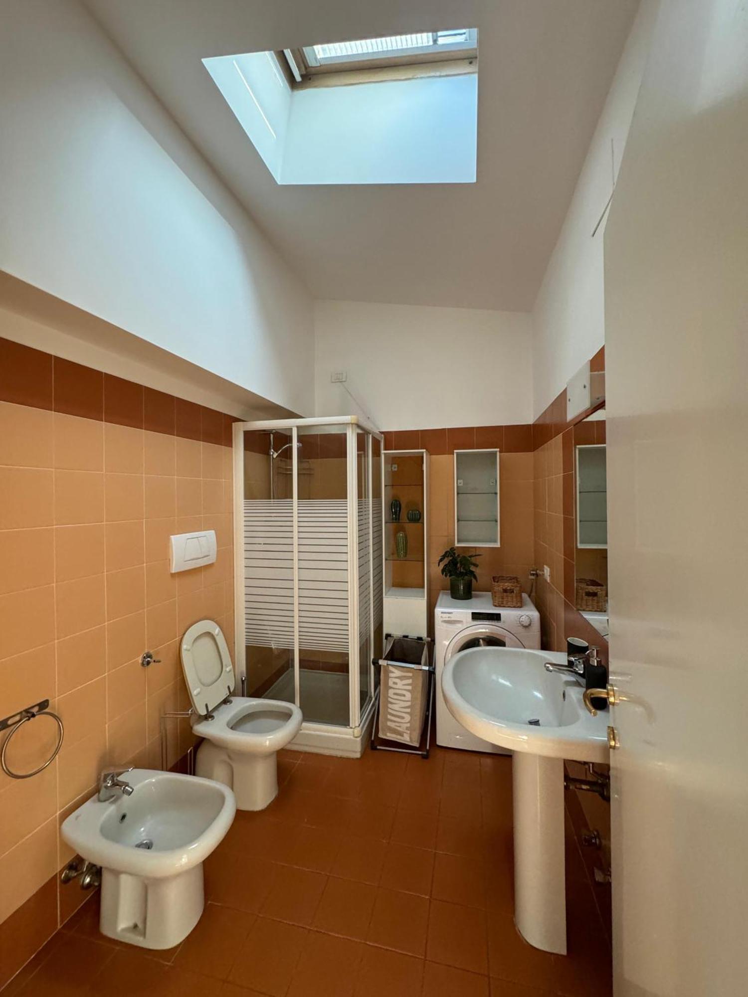 Attico Con Balcone In Centro A Isola Mailand